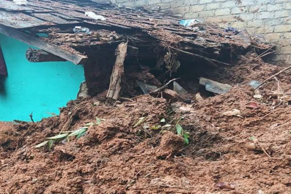 Uttarakhand: Major accident in Pithoragarh! A young man dies after being buried under debris due to a landslide. The village is in mourning.