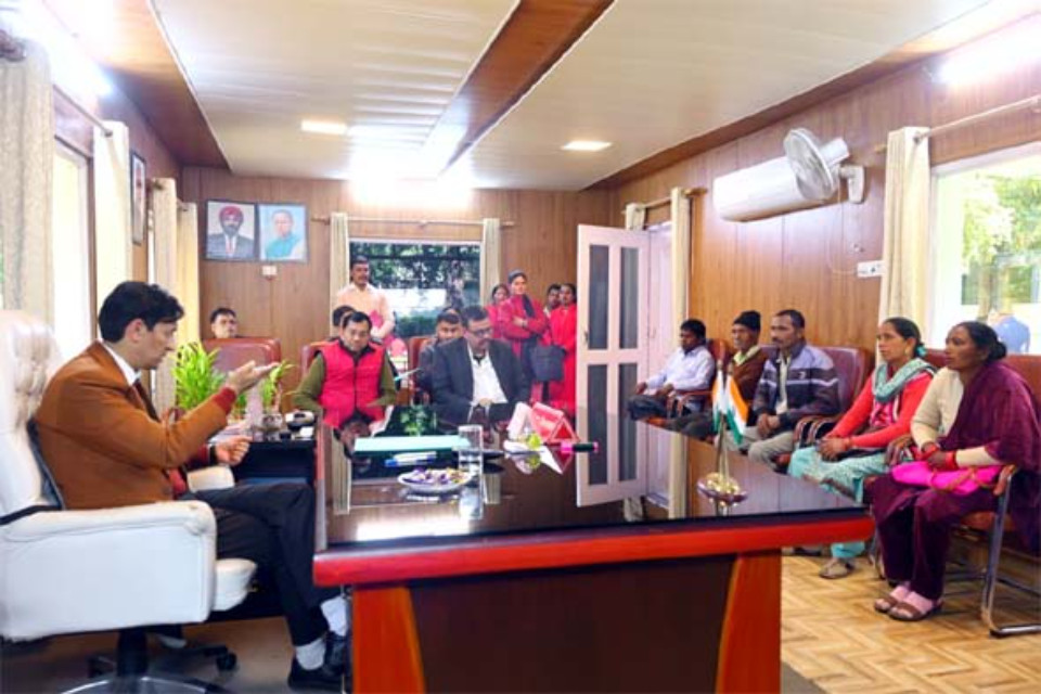 Bought land, never got possession! Another major fraud exposed in Haldwani! The shocking truth about 7 bighas of land! A fraud of 2.7 million rupees uncovered during the Commissioner's public hearing