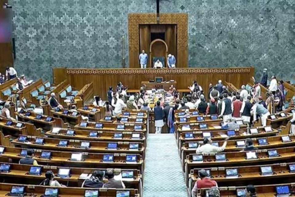 Big news: Parliament's winter session! Question Hour runs without interruption for the first time, sparks controversy over Renuka Chowdhary's statement