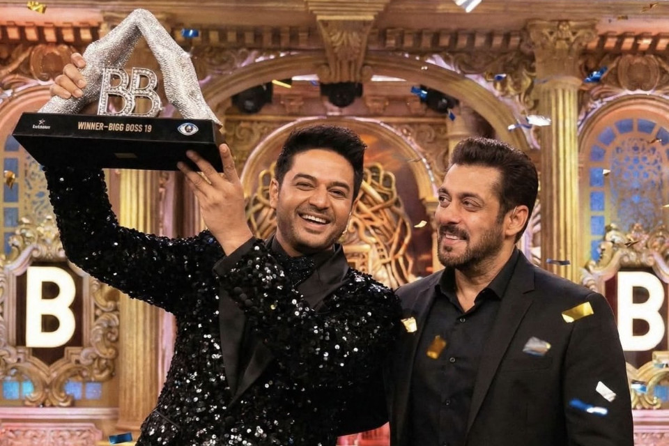 Good Morning India: Gaurav Khanna crowned the winner of 'Bigg Boss 19'! Vande Mataram will be discussed in Parliament today! Winter's severity, temperatures in Kashmir drop below freezing! Tragic inc