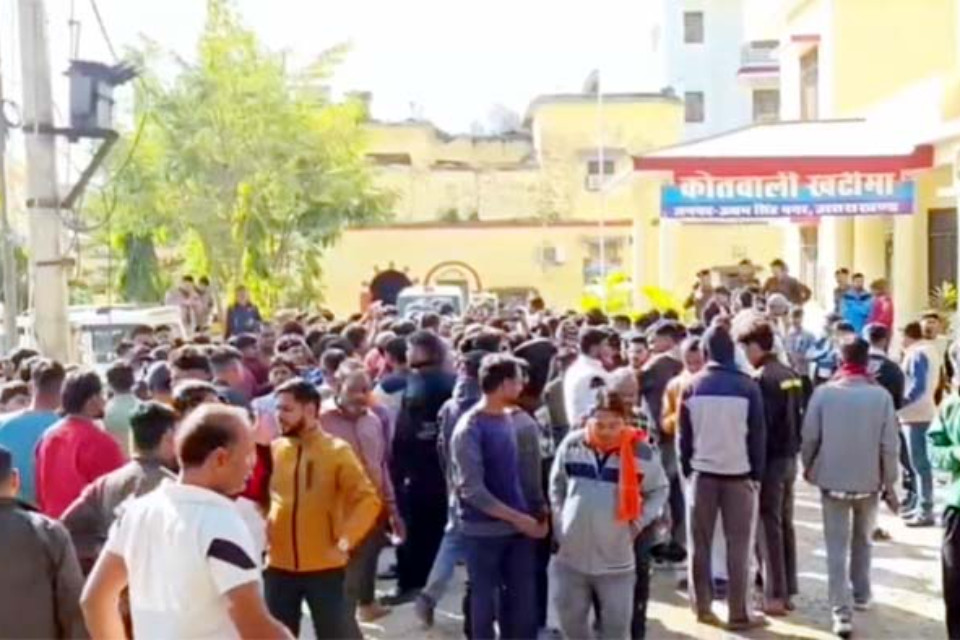 Uttarakhand Breaking News: Major uproar in Khatima after the murder of a youth! People took to the streets, closed the market and took out a procession, with a heavy police force deployed.