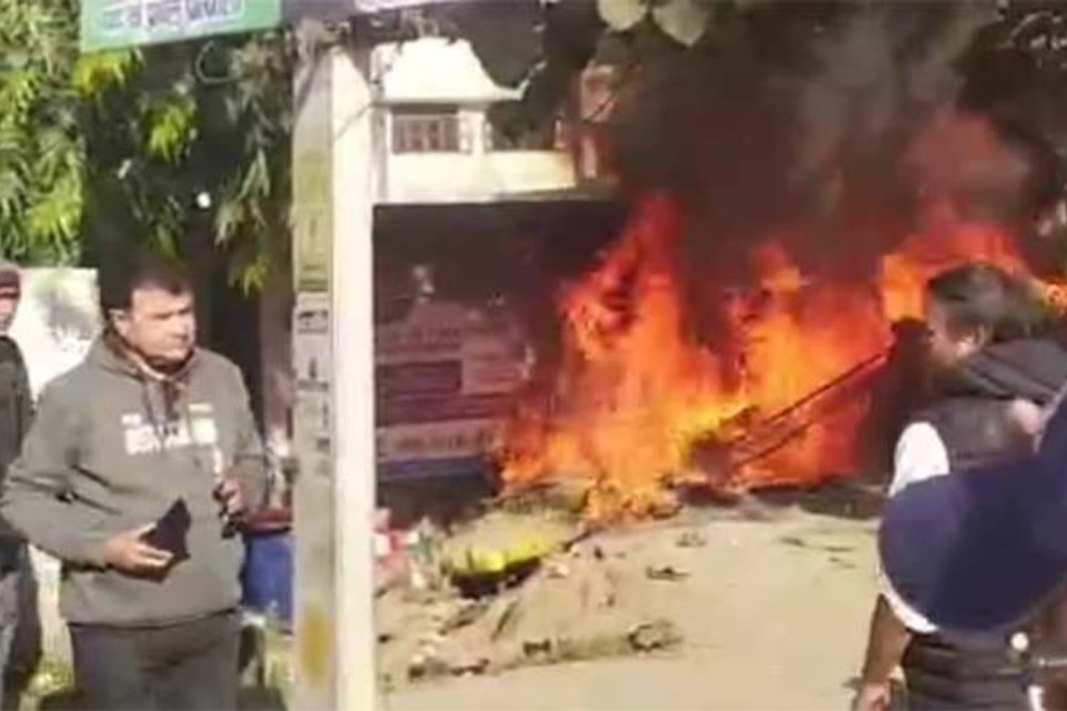 Khatima riot: Outrage erupts after a young man's murder! Shop set on fire, Section 163 invoked! Heavy police force deployed in the city.