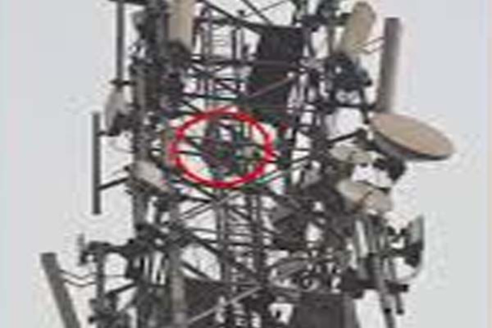 A young man, intoxicated with alcohol, climbed a 50-meter-high mobile tower in Haridwar, leading to a high-voltage drama.