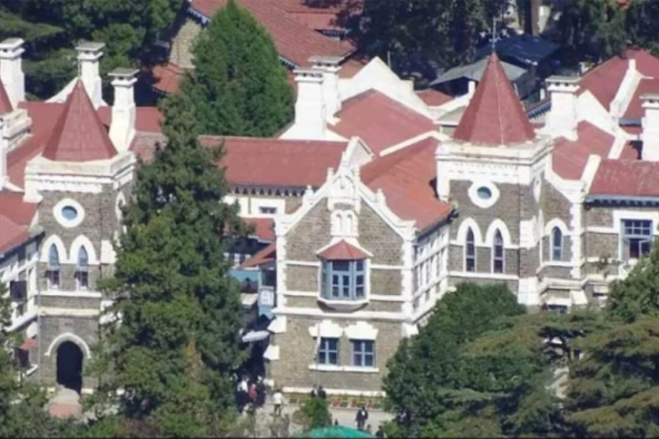 Uttarakhand Breaking News: High Court takes strict action against irregularities in the assistant teacher recruitment process! Orders appointment of 11 candidates within four weeks. Learn the full st