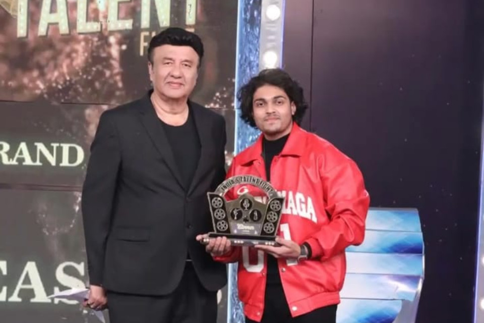 Atharva Verma from Rampur has made history, becoming the winner of India Talent Fight Season 5! Anu Malik praised him wholeheartedly, saying, "There is magic in this voice."