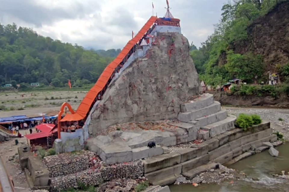 Big news from Ramnagar: Entry of devotees to Garjiya Temple banned! The ban will remain in place until February 13th. Find out why.