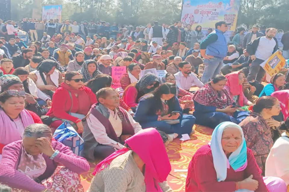 Uttarakhand: People once again took to the streets to demand justice for their daughter! A grand meeting was held in Dehradun, where Ankita Bhandari's parents and former Chief Minister Harish Rawat a