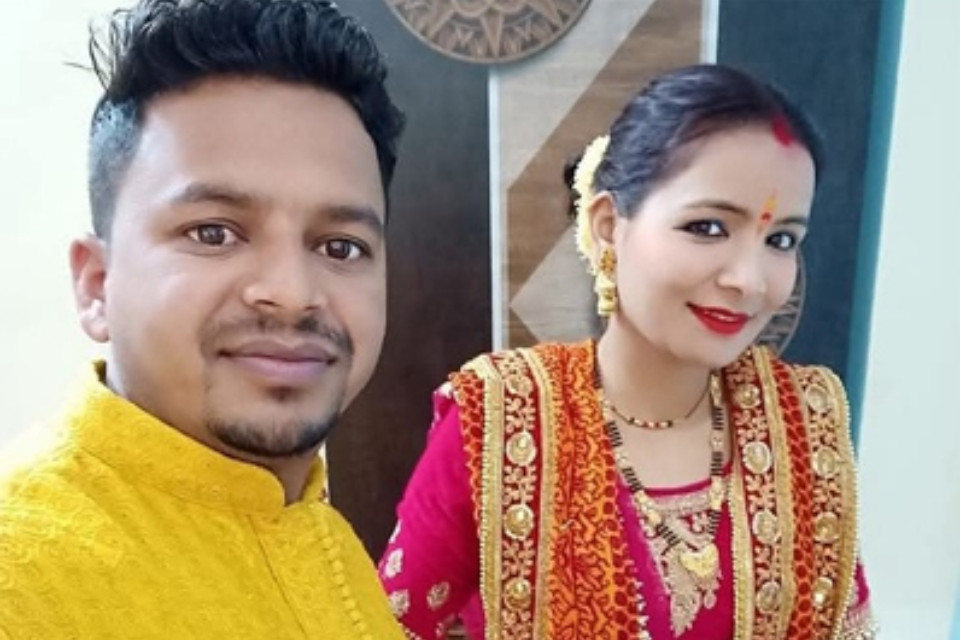 The last journey: A car lost control and fell into a deep ravine! A Pithoragarh couple died, leaving the family in mourning.