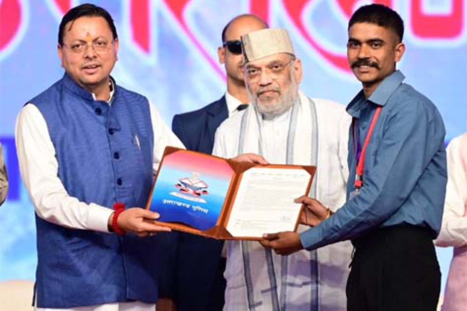 Uttarakhand takes a major step against cybercrime: Home Minister Shah launches e-Zero FIR system! You can file a complaint from anywhere by calling 1930; the first FIR was registered in Almora.