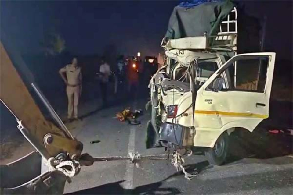 Horror in Andhra Pradesh: Bolero and Lorry Collide Violently; 8 Pilgrims Dead, 12 Injured