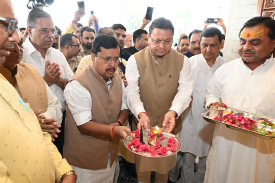 उत्तराखण्डः हल्द्वानी में अष्टभुजा मंदिर पहुंचे भाजपा के राष्ट्रीय अध्यक्ष नितिन नवीन! पूजा-अर्चना कर देश की सुख-समृद्धि की मांगी कामना, रुद्रपुर में स्वागत की तैयारियां पूरी 